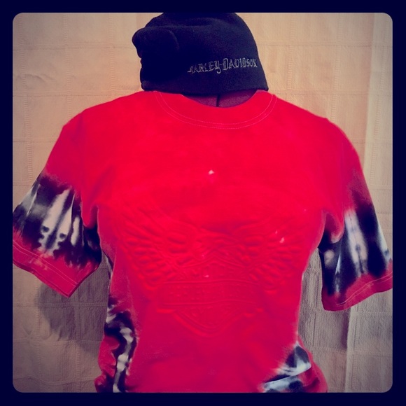 Harley-Davidson Tops - Harley-Davidson “Embossed Eagle” Red T B&W Tie-Dye